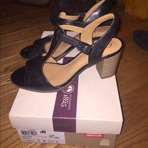 Clarks ciera glass black leather heels